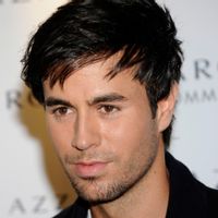 Whitney Houston & Enrique Iglesias — Could I Have This Kiss (Remix)